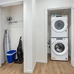 Luxury Apt With Gym